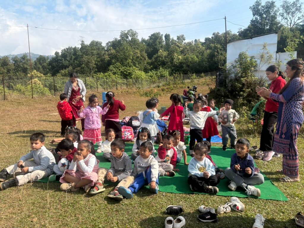 Picnic, 2082 (Archale)